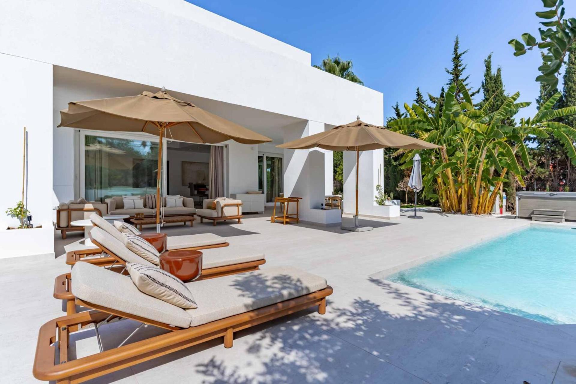 Villa Elegant Villa In Marbella