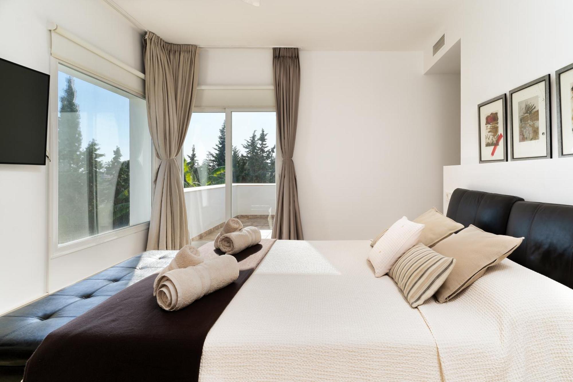 Elegant Villa In Marbella