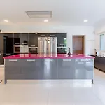 Elegant Villa In Marbella